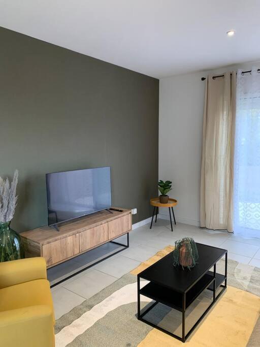 Charmante Villa Chatellerault Bagian luar foto